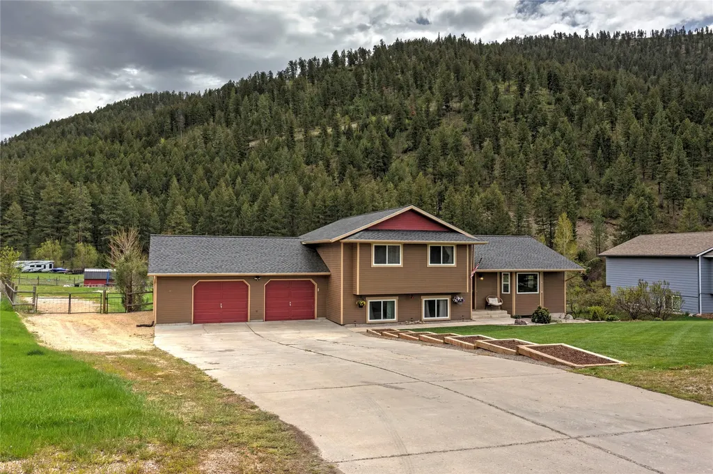 21133 Handley Loop Clinton MT 59825