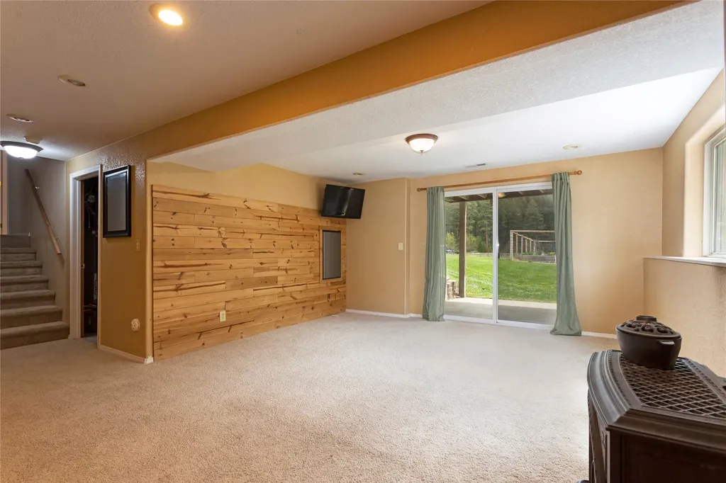 21133 Handley Loop Clinton MT 59825