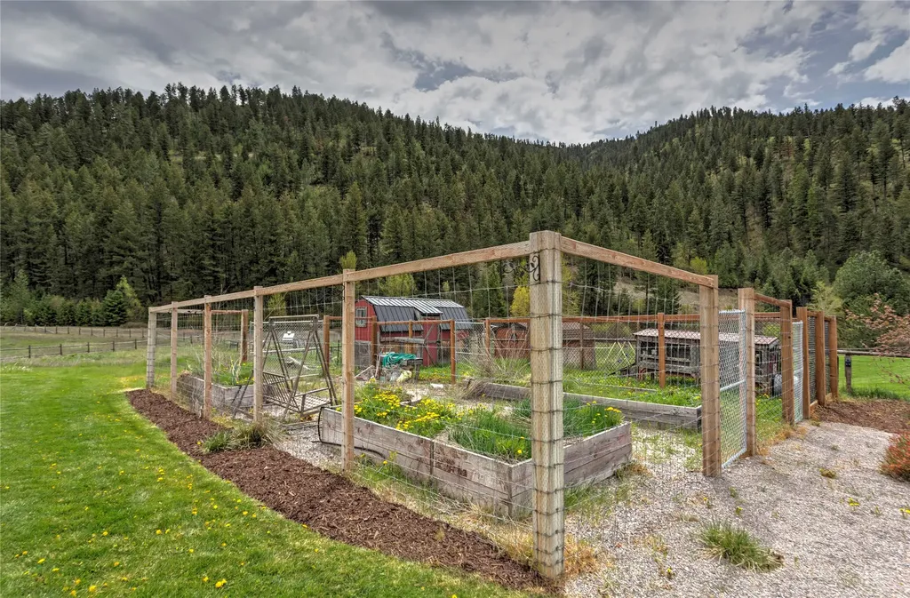 21133 Handley Loop Clinton MT 59825