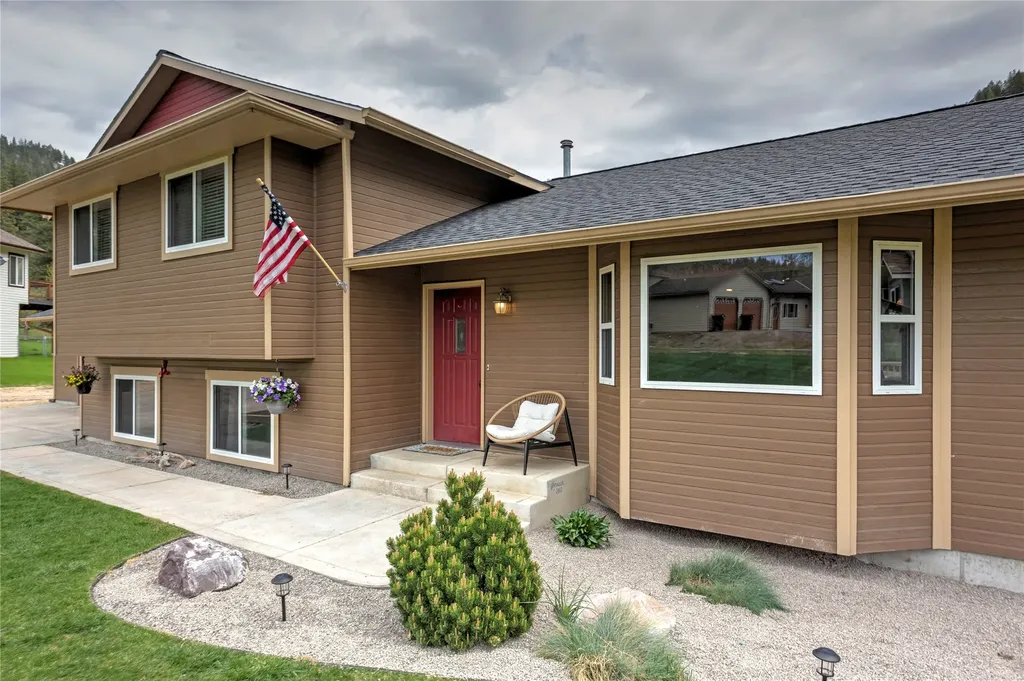 21133 Handley Loop Clinton MT 59825