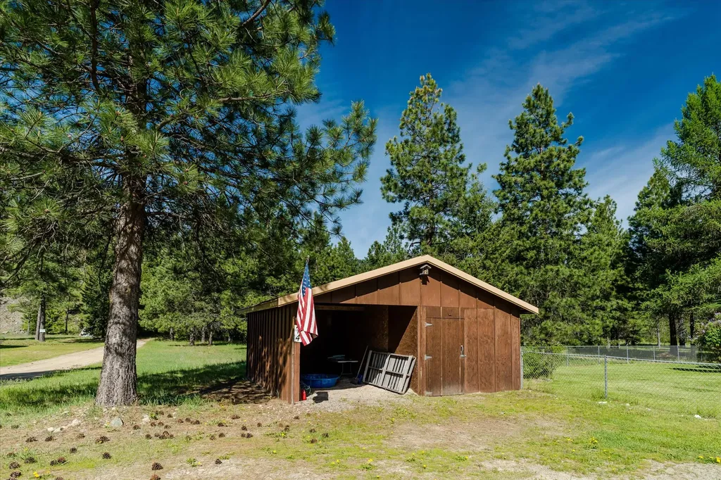 74 Hawkeye Lane Troy MT 59935