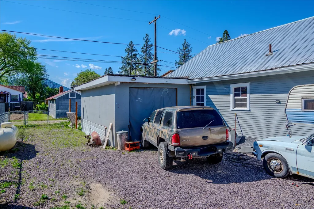 1022 Washington Avenue Libby MT 59923