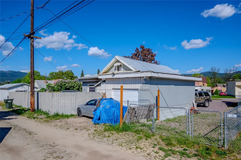 1022 Washington Avenue Libby MT 59923