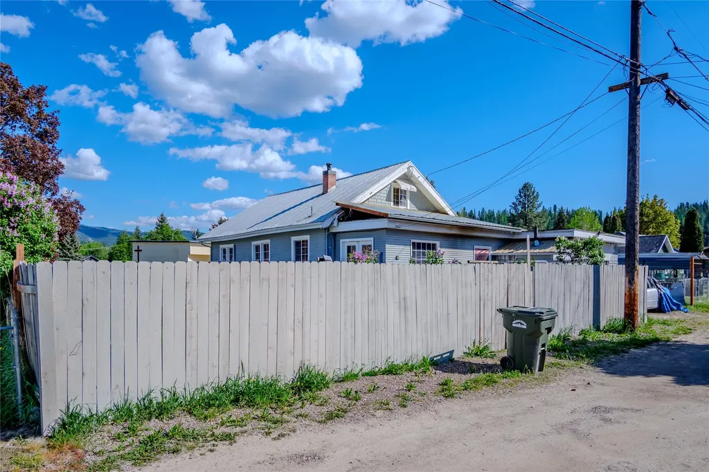 1022 Washington Avenue Libby MT 59923