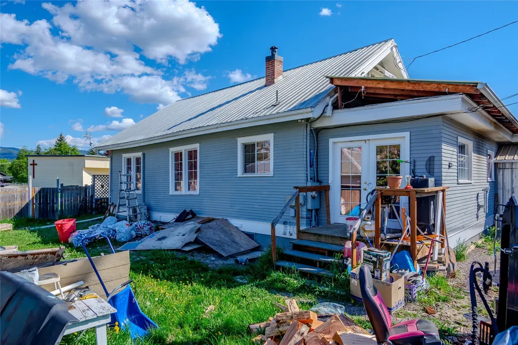 1022 Washington Avenue Libby MT 59923