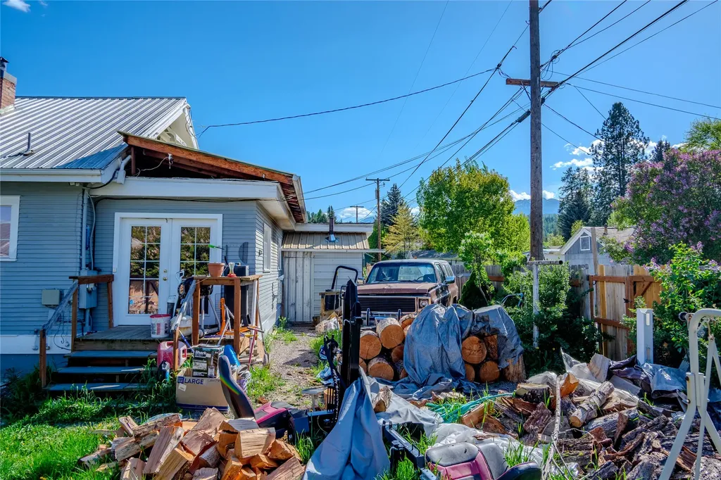 1022 Washington Avenue Libby MT 59923