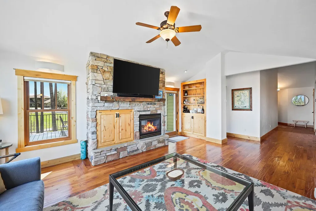 354 Jib Lane Lakeside MT 59922