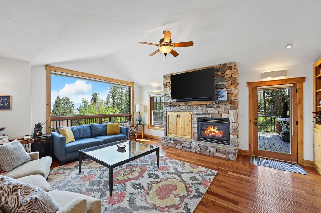 354 Jib Lane Lakeside MT 59922
