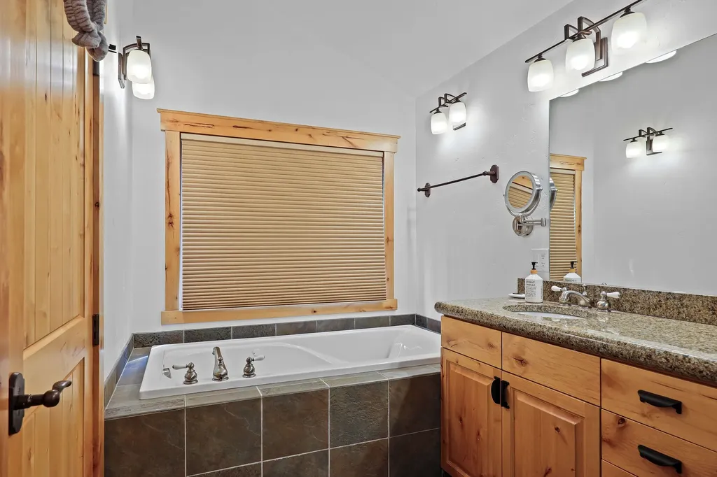 354 Jib Lane Lakeside MT 59922