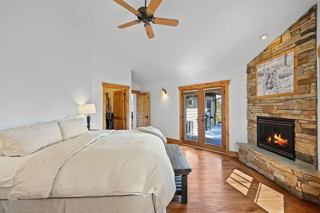 354 Jib Lane Lakeside MT 59922