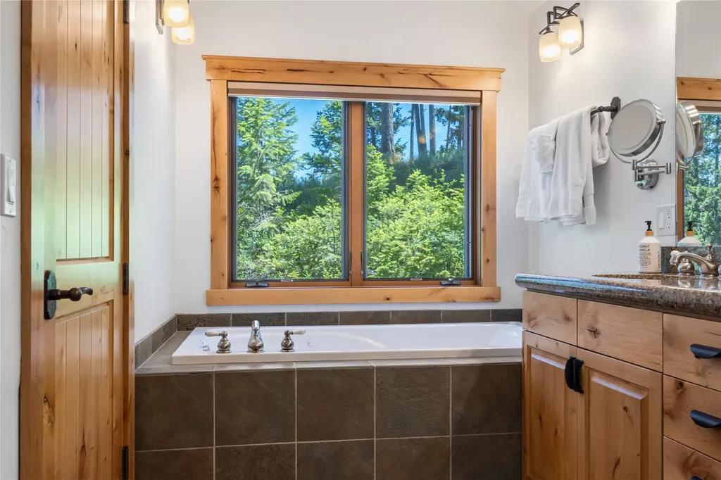 354 Jib Lane Lakeside MT 59922