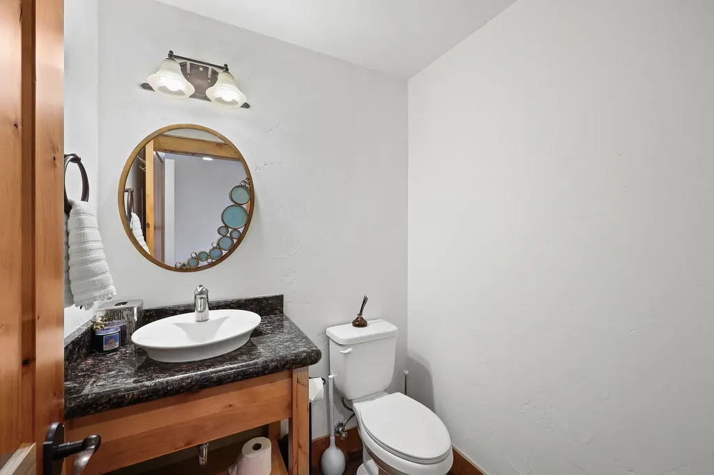 354 Jib Lane Lakeside MT 59922