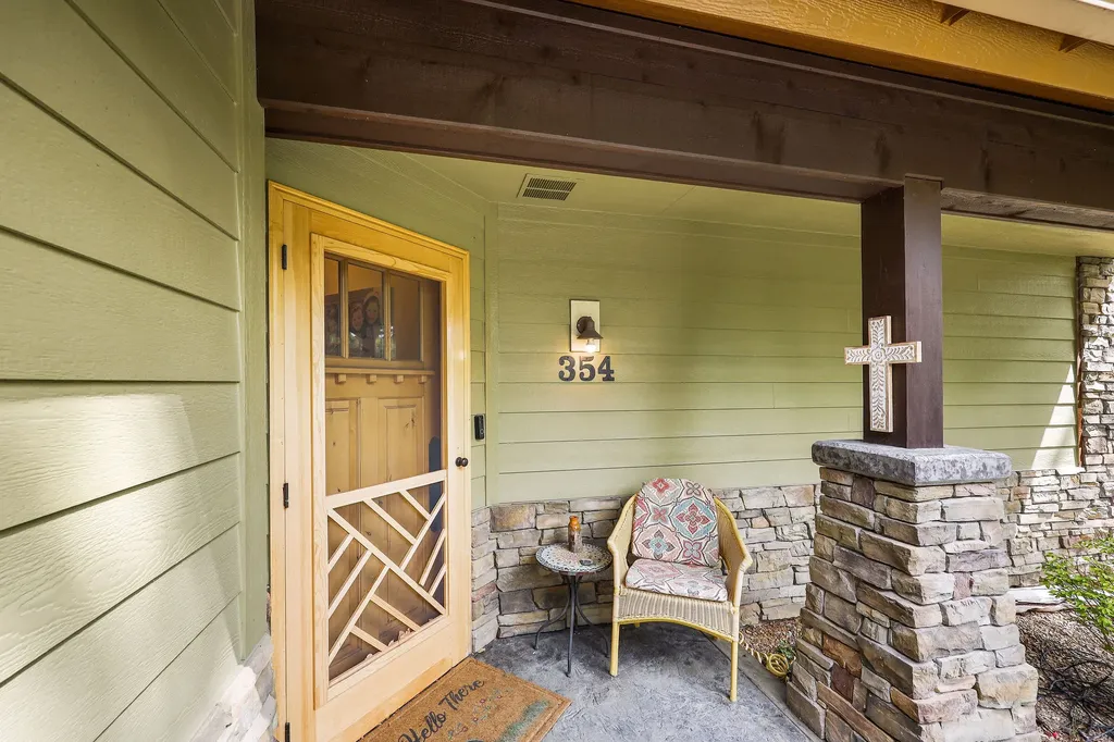354 Jib Lane Lakeside MT 59922