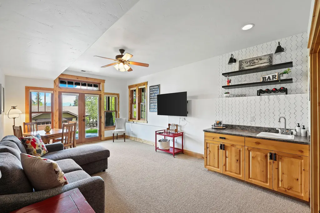 354 Jib Lane Lakeside MT 59922