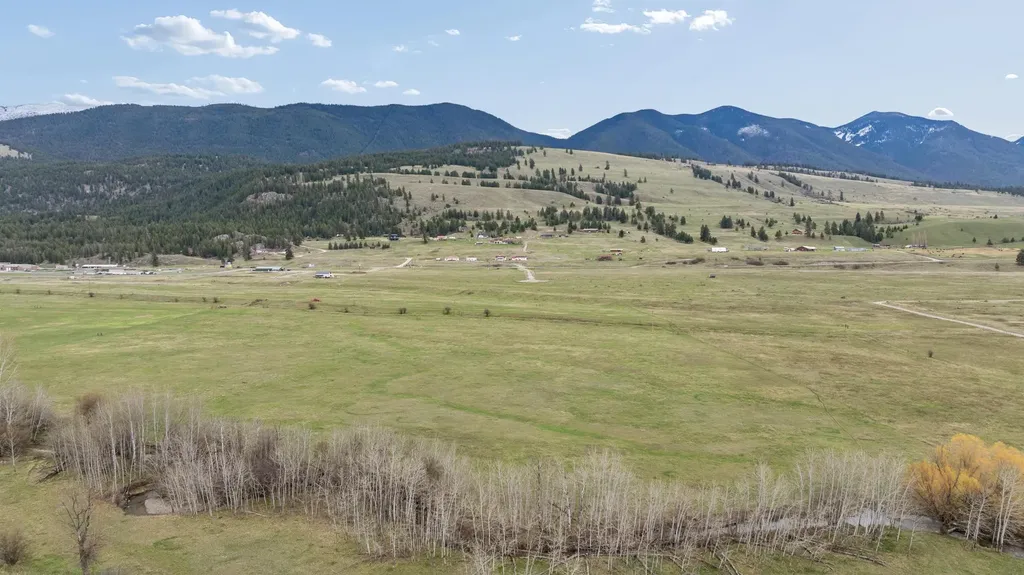 Nhn Us Highway 93 N Eureka MT 59917