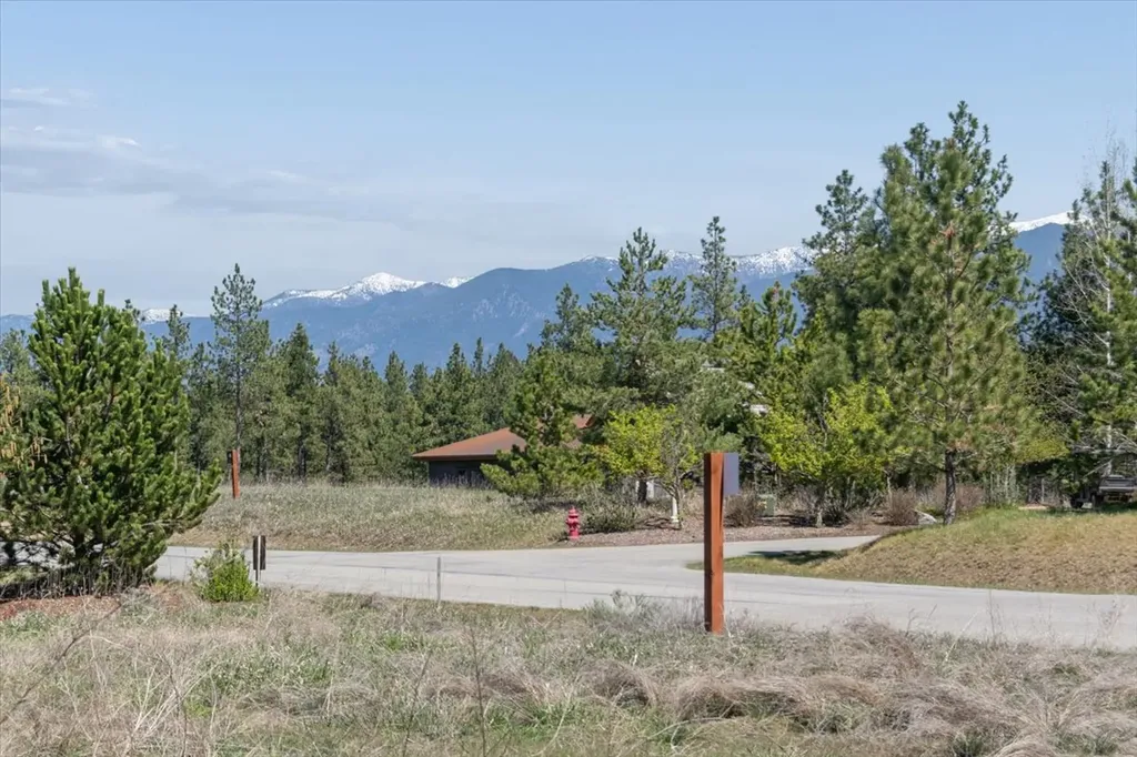 129 Rusty Iron Way Eureka MT 59917