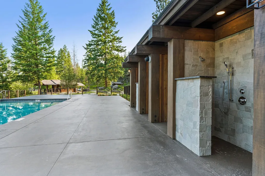 643 Saddlehorn Trail Bigfork MT 59911