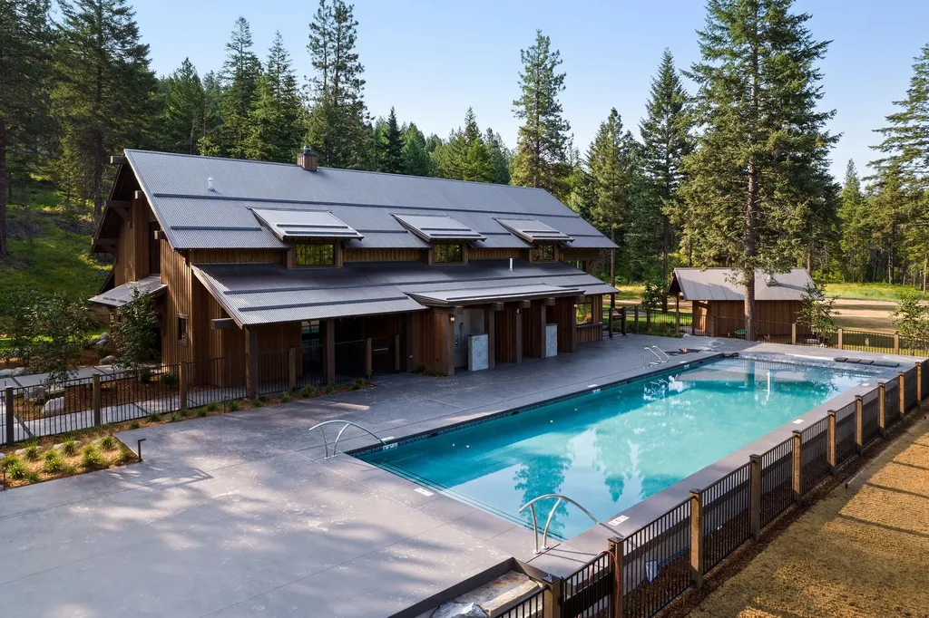 678 Saddlehorn Trail Bigfork MT 59911
