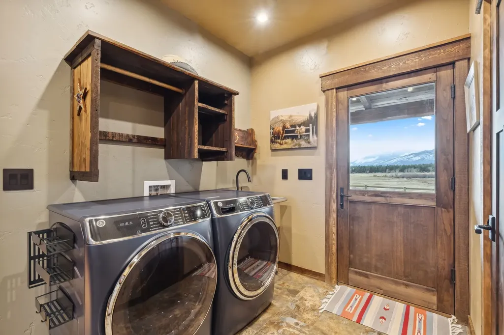 250 Crested Butte Way Victor MT 59875