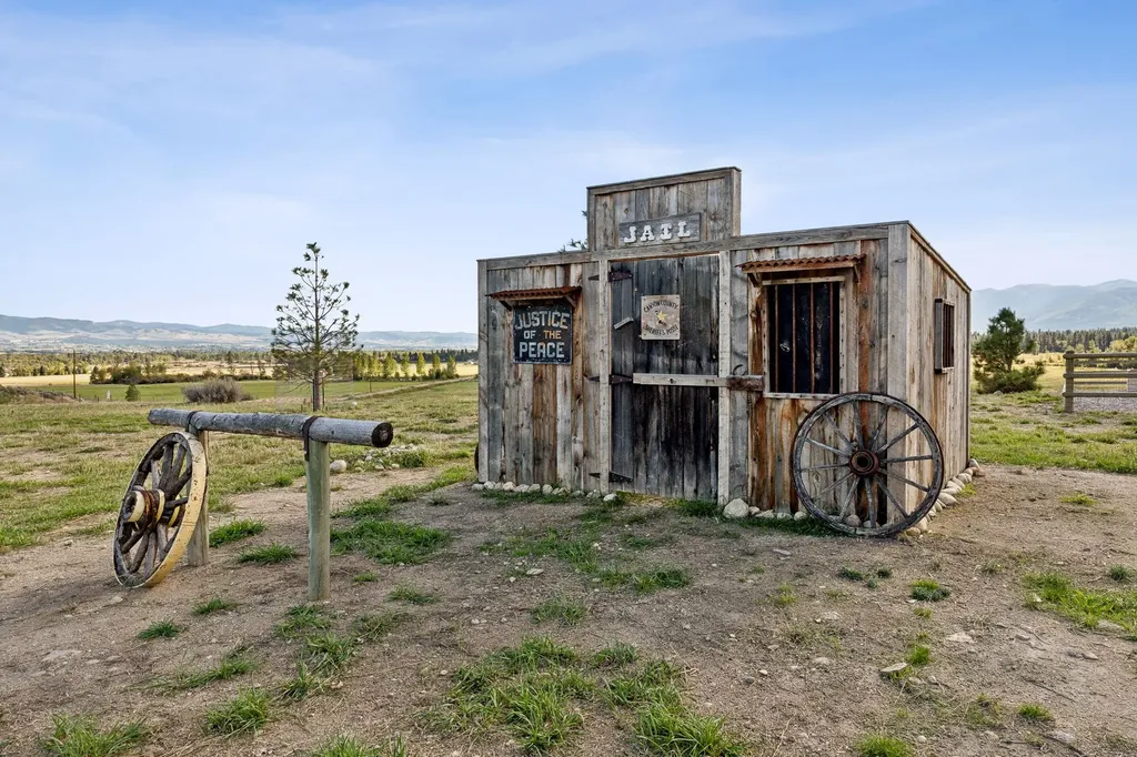 250 Crested Butte Way Victor MT 59875