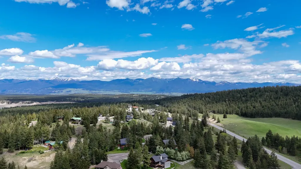 28 Skippers Court Rexford MT 59930