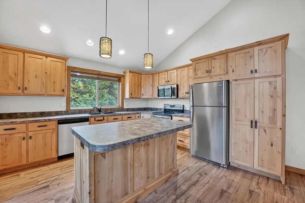 28 Skippers Court Rexford MT 59930