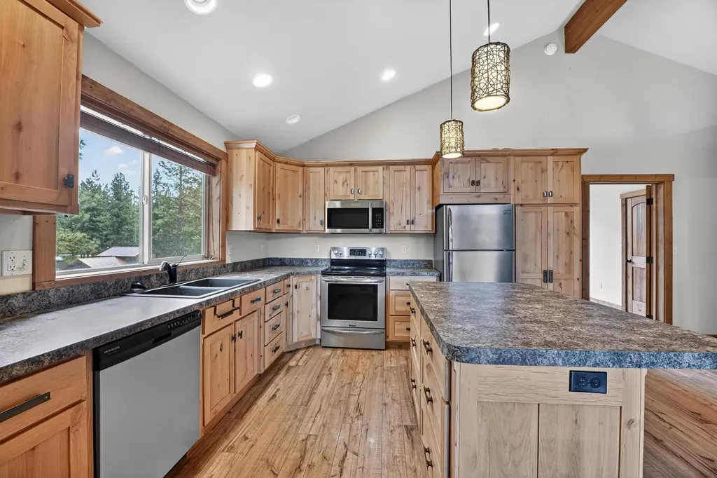 28 Skippers Court Rexford MT 59930