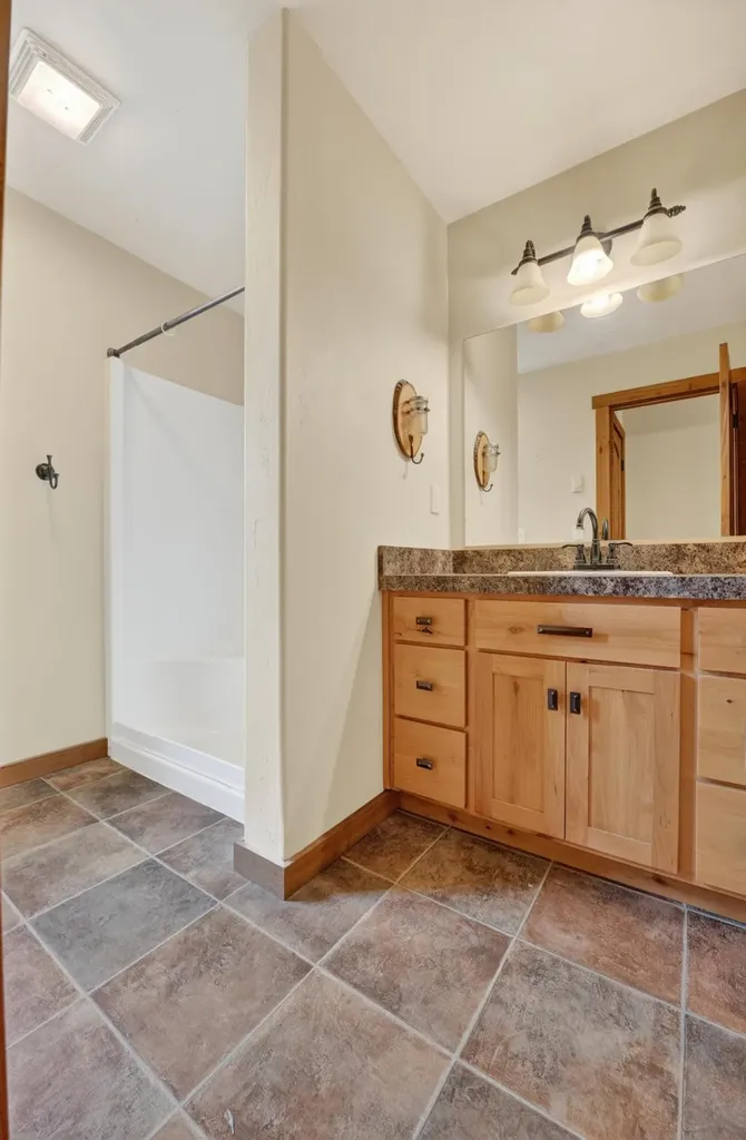 28 Skippers Court Rexford MT 59930