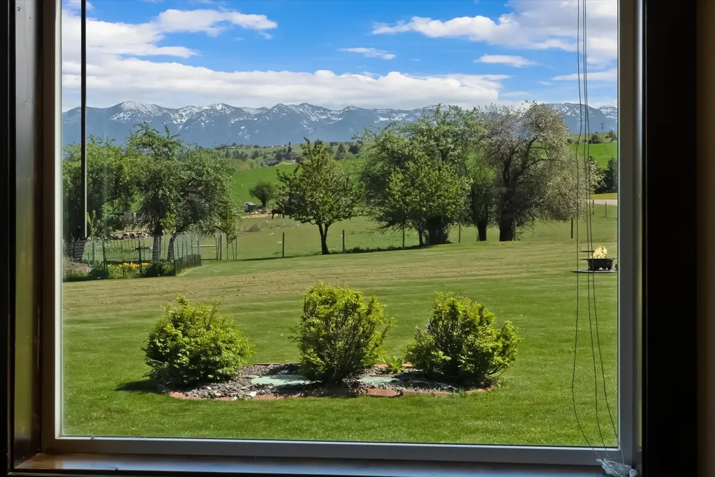 39120 Lakeview Lane Polson MT 59860