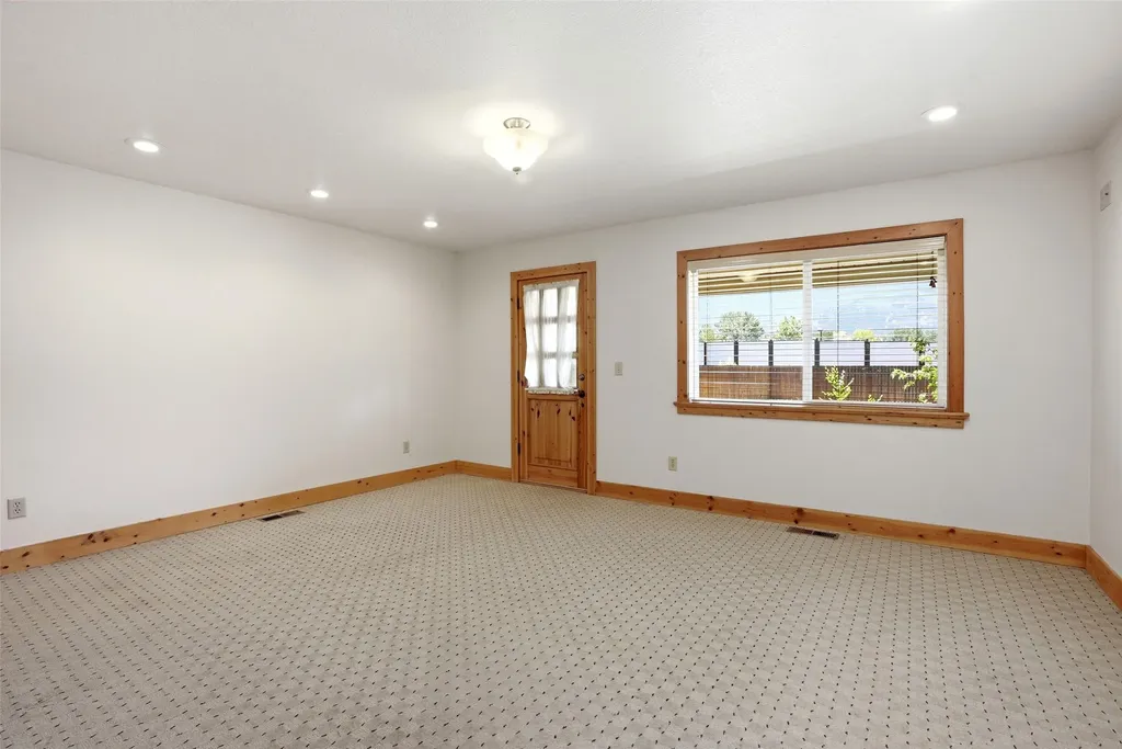 717 S 6th Street Hamilton MT 59840