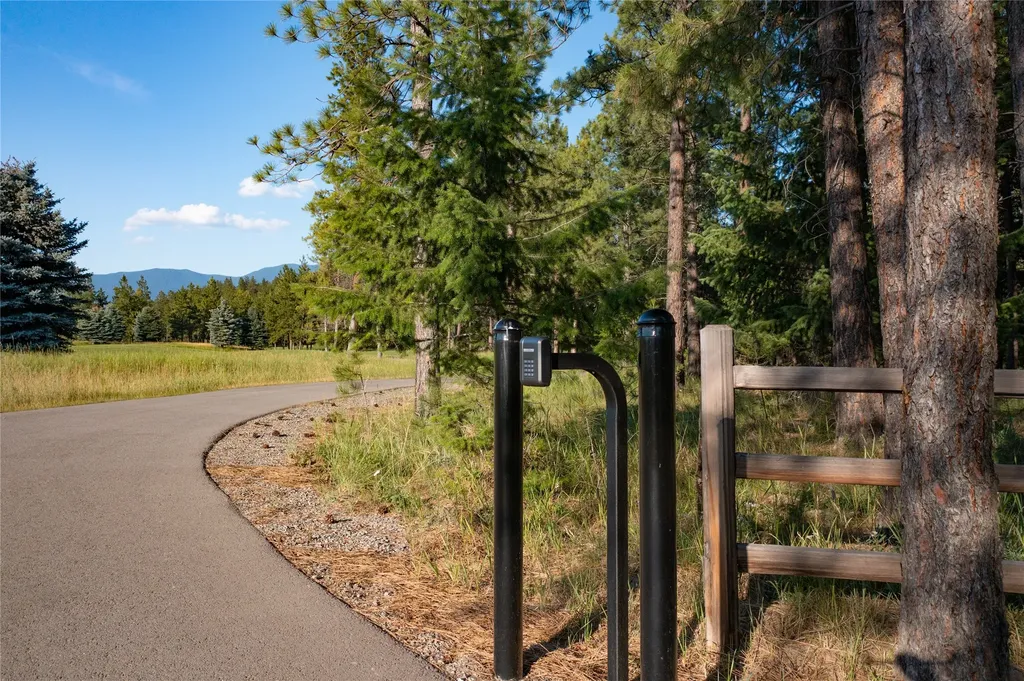 401 Boulder Lane Eureka MT 59917