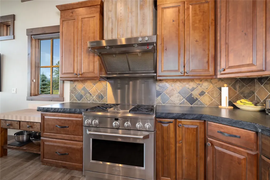 401 Boulder Lane Eureka MT 59917