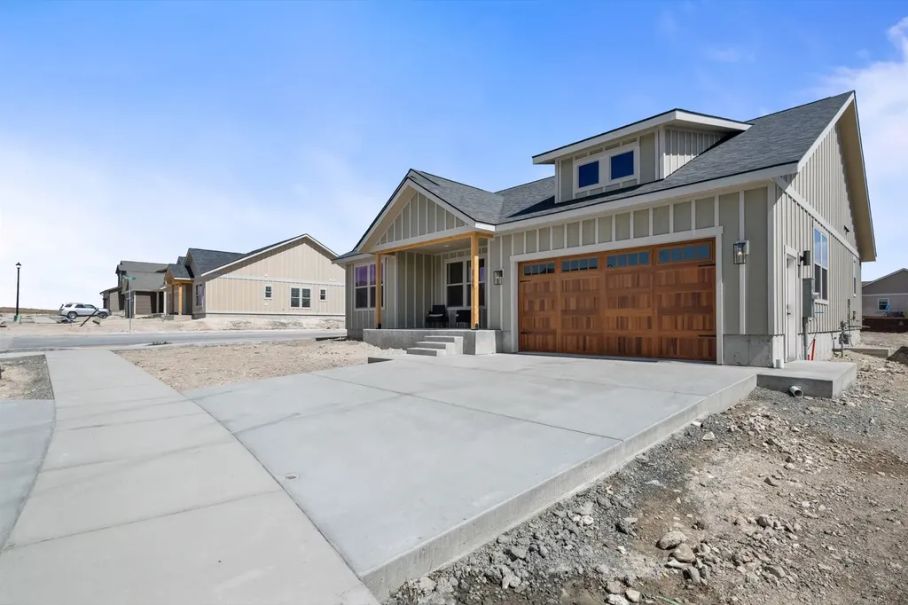 2758 Lone Chief Loop Helena MT 59601
