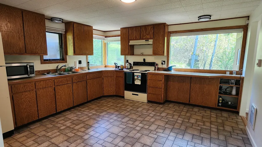 31611 Holmes Creek Lane Polson MT 59860