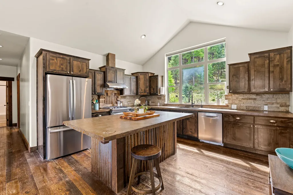 2047 Truman Heights Kila MT 59920