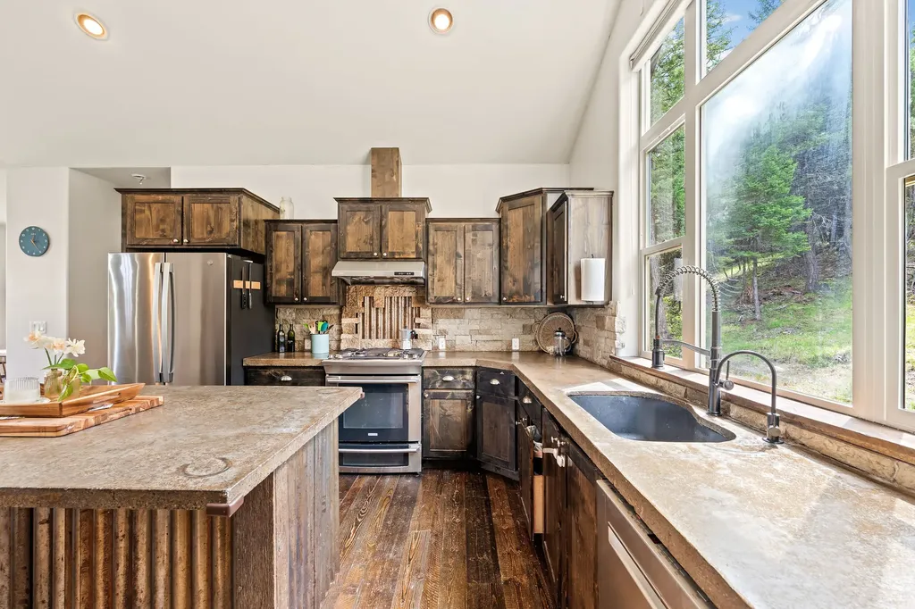2047 Truman Heights Kila MT 59920