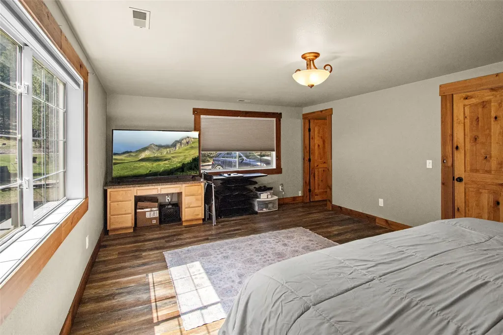 55 Keenans Way Kila MT 59920