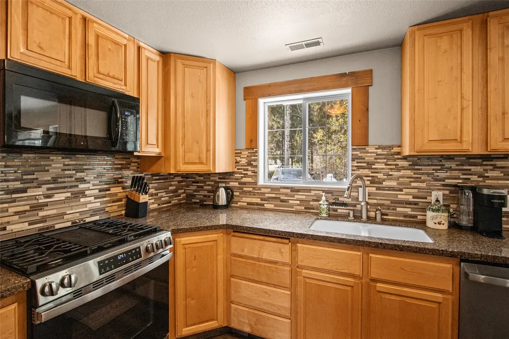 55 Keenans Way Kila MT 59920