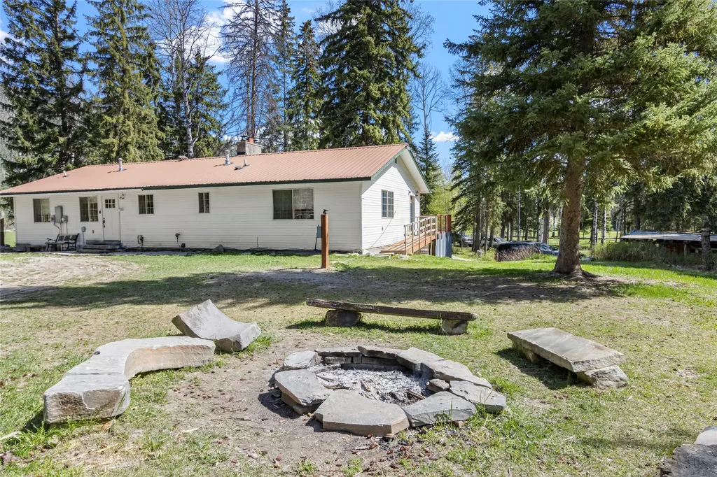 55 Keenans Way Kila MT 59920