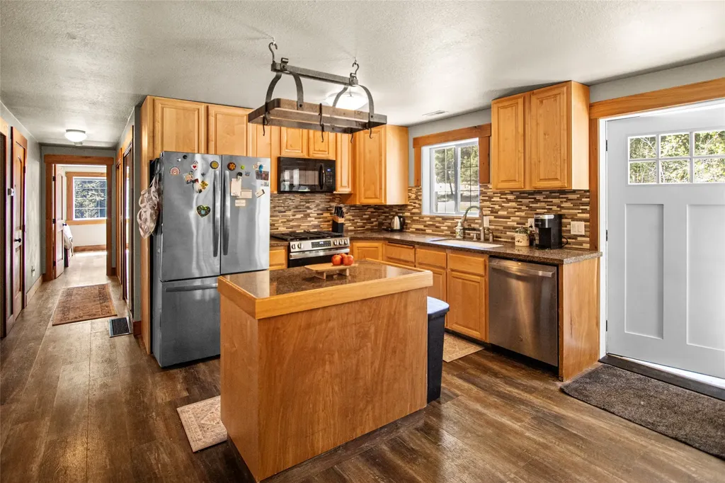 55 Keenans Way Kila MT 59920