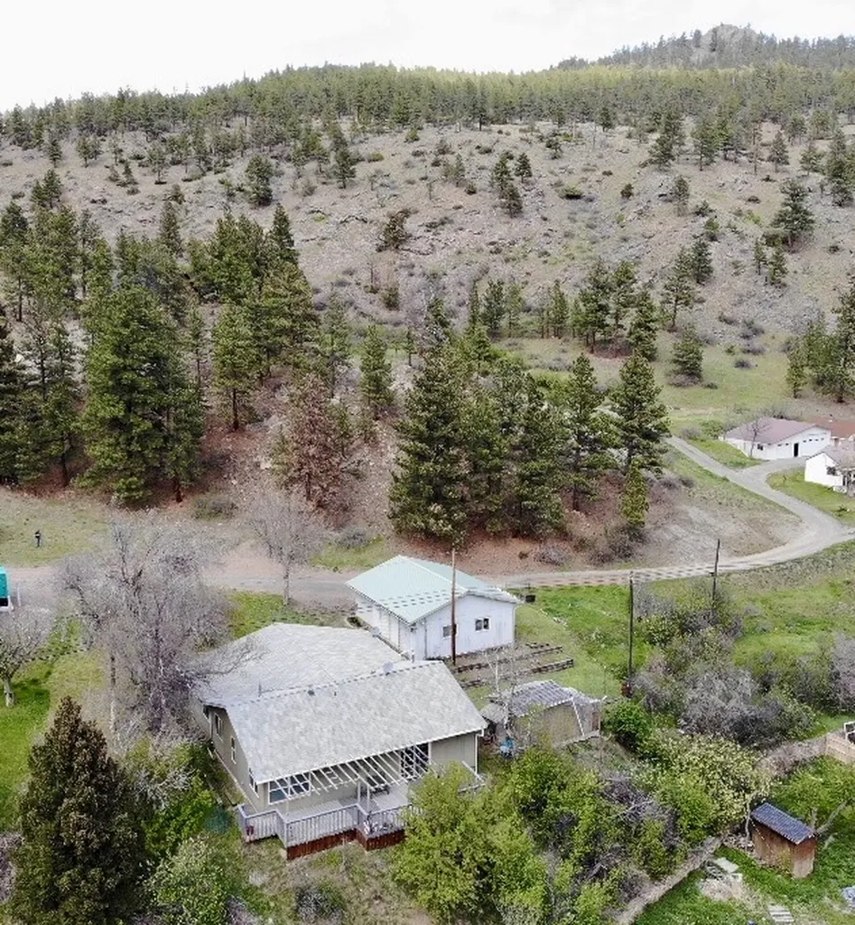 365 High Street Wolf Creek MT 59648