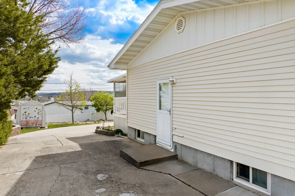1304 Avenue C NW Great Falls MT 59404