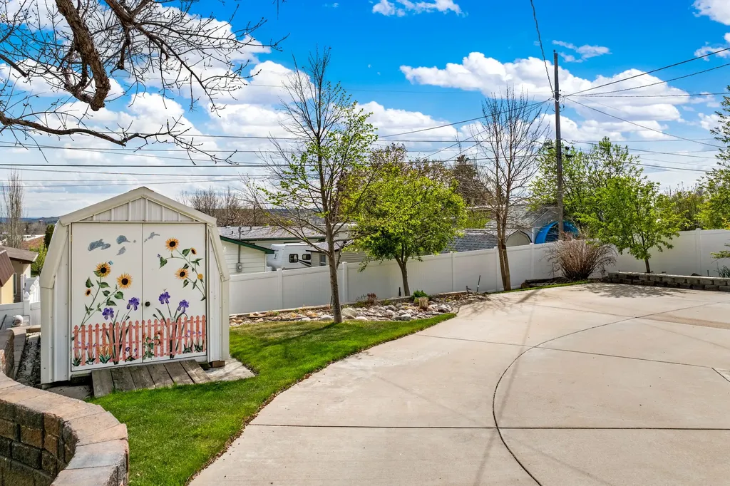 1304 Avenue C NW Great Falls MT 59404