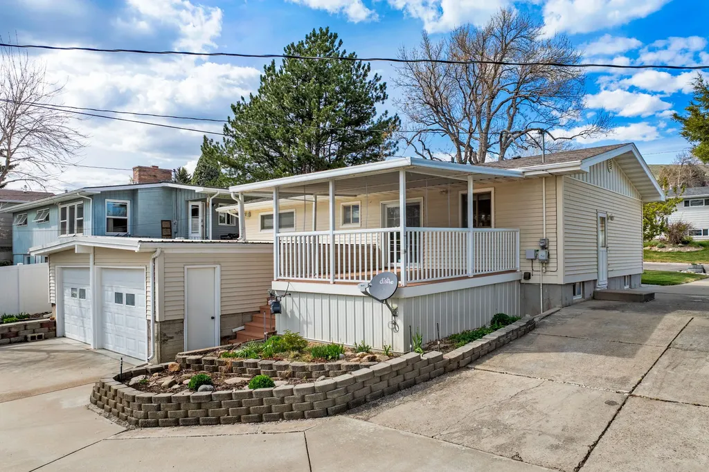 1304 Avenue C NW Great Falls MT 59404