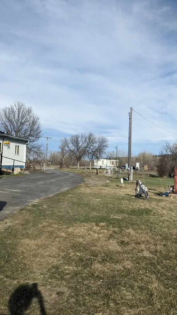 4 Arrowhead Road Roundup MT 59072