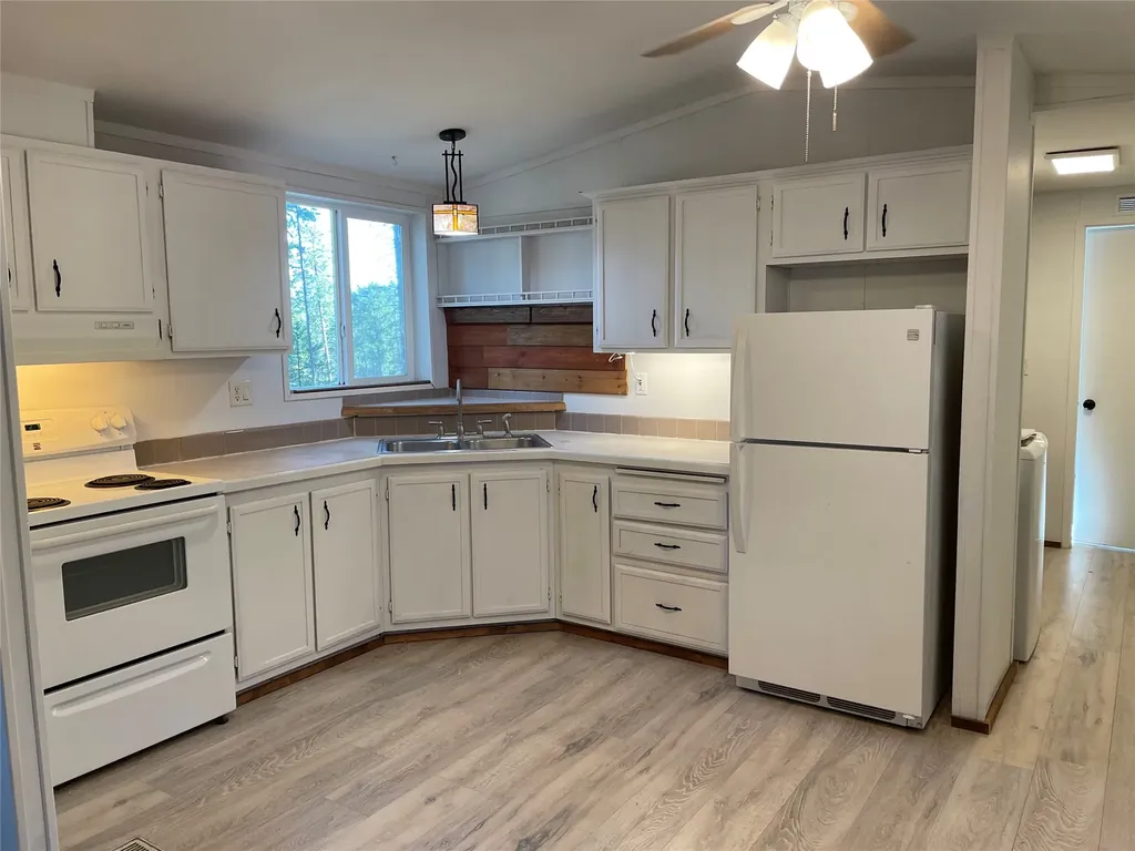 209 Whipps Lane Lakeside MT 59922