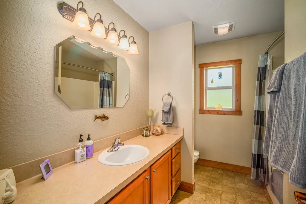 1073 Smith Lake Road Kalispell MT 59901