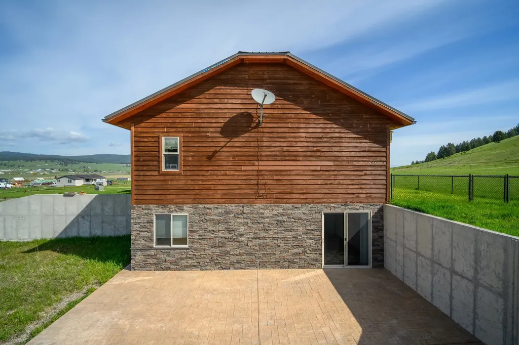 1073 Smith Lake Road Kalispell MT 59901
