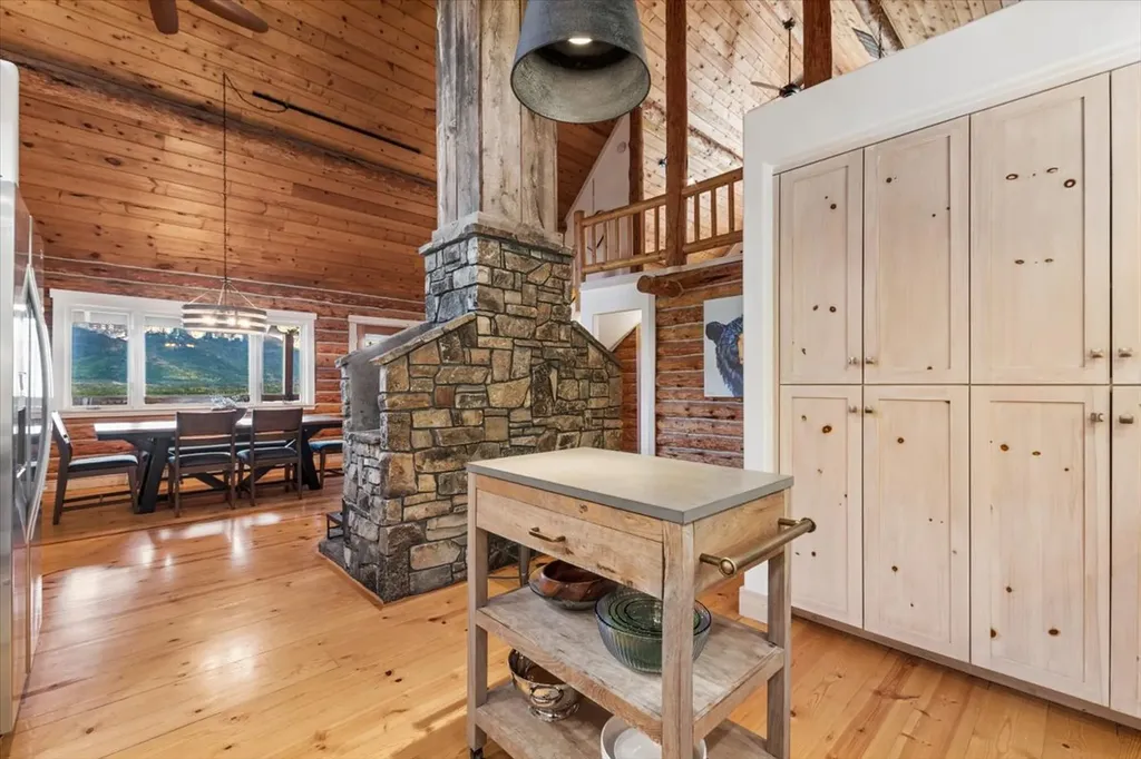 1285 Swan Hill Drive Bigfork MT 59911