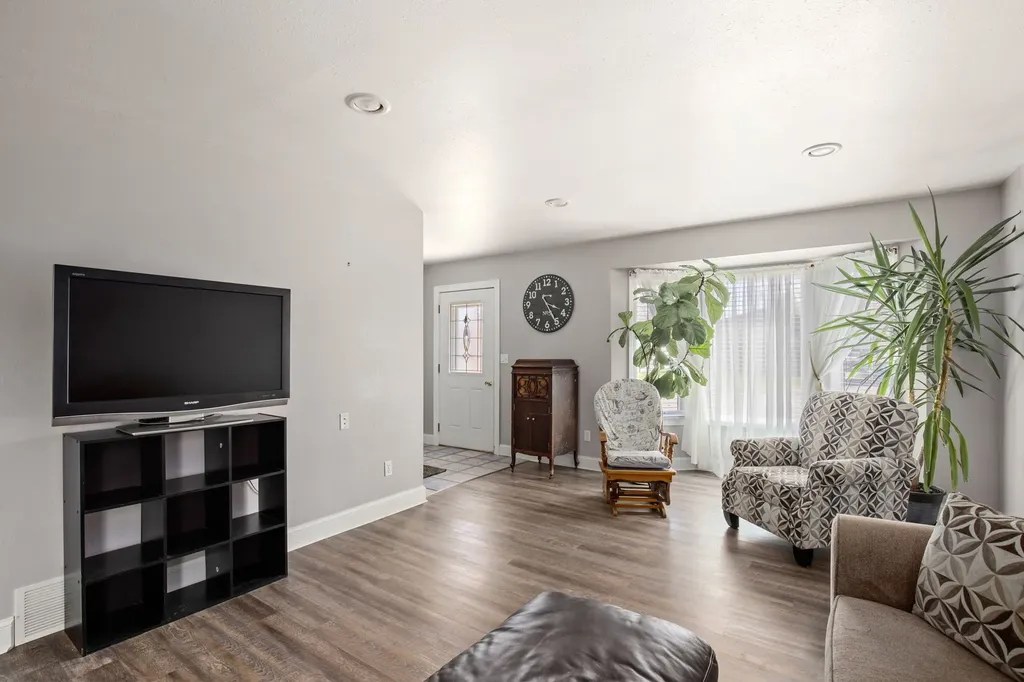 629 2nd Avenue S Fairfield MT 59436